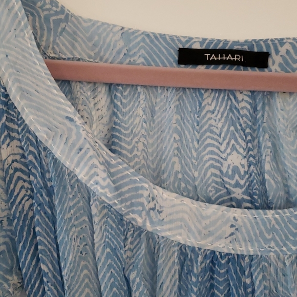 TAHARI Blue Beachy Sheer Top sz M - Picture 2 of 3